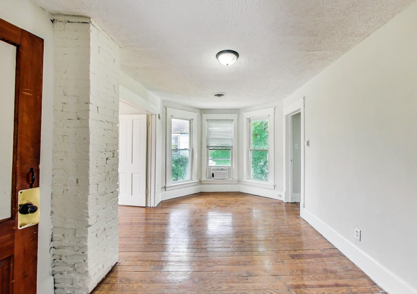 224 11th St, Michigan City, IN 46360-3640