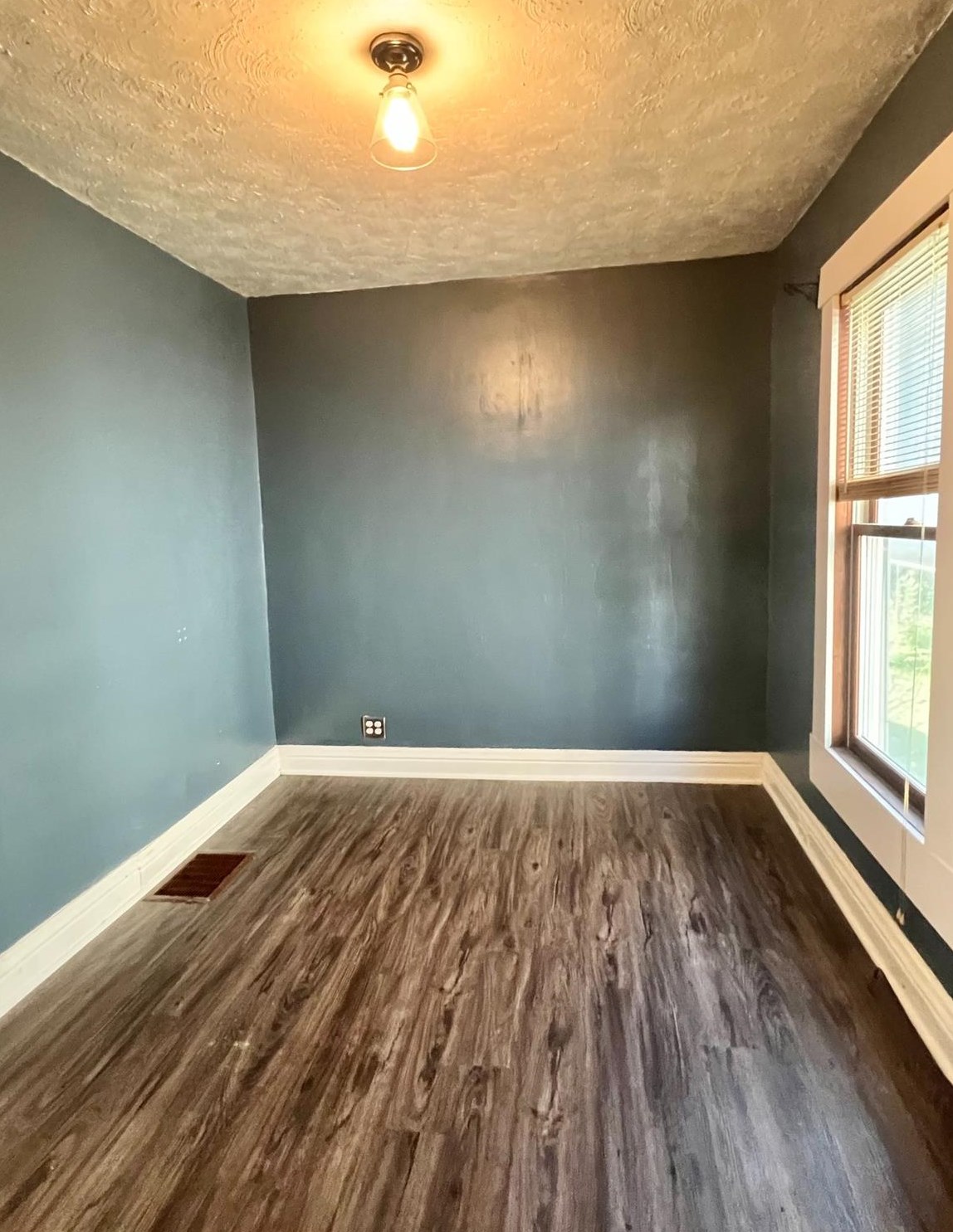 308 Roosevelt St, La Porte IN  46350-2570 exterior