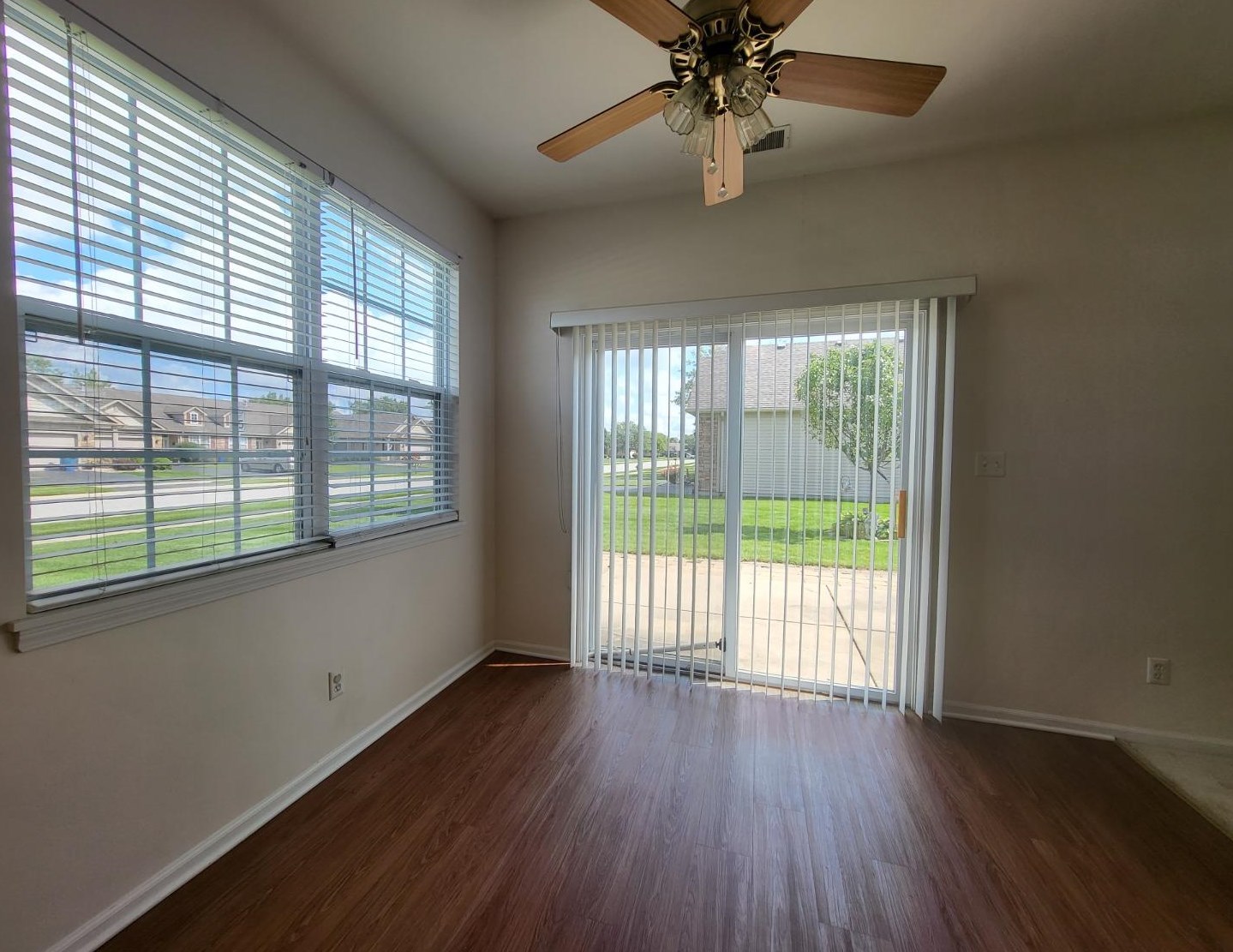 1207 Lily Ln, Schererville IN  46375-1471 exterior