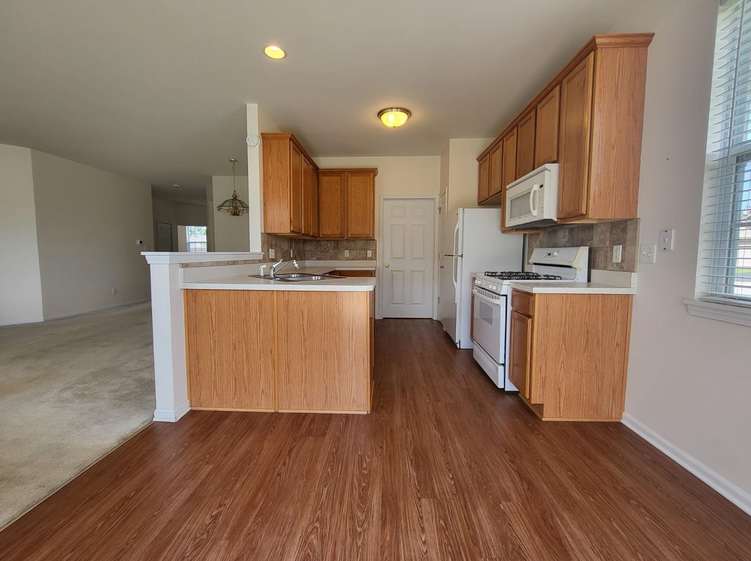 1207 Lily Ln, Schererville IN  46375-1471 exterior