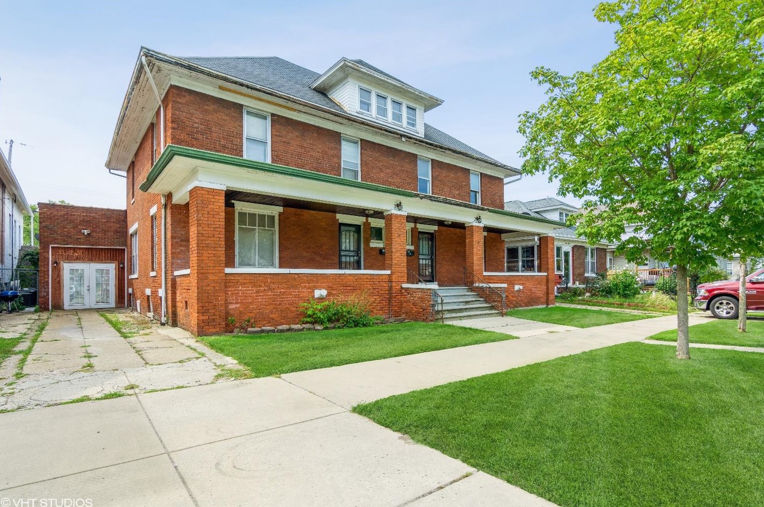 715 E 10th St, Michigan City, IN 46360