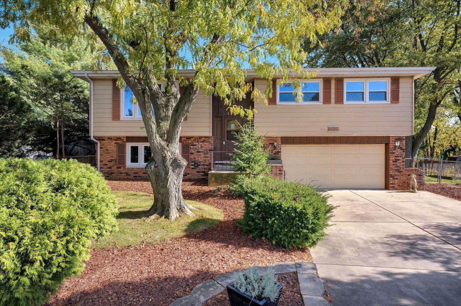 1835 W 97th Ct, Crown Point, IN 46307