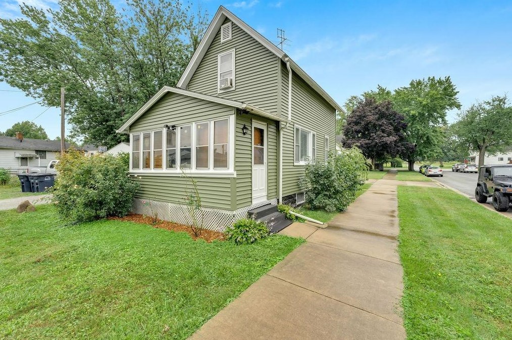 104 Benton St, Michigan City, IN 46360-5805