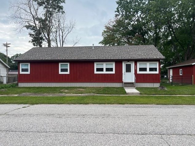 534 Kenilworth Rd, Kingsford Heights, IN 46346-3346