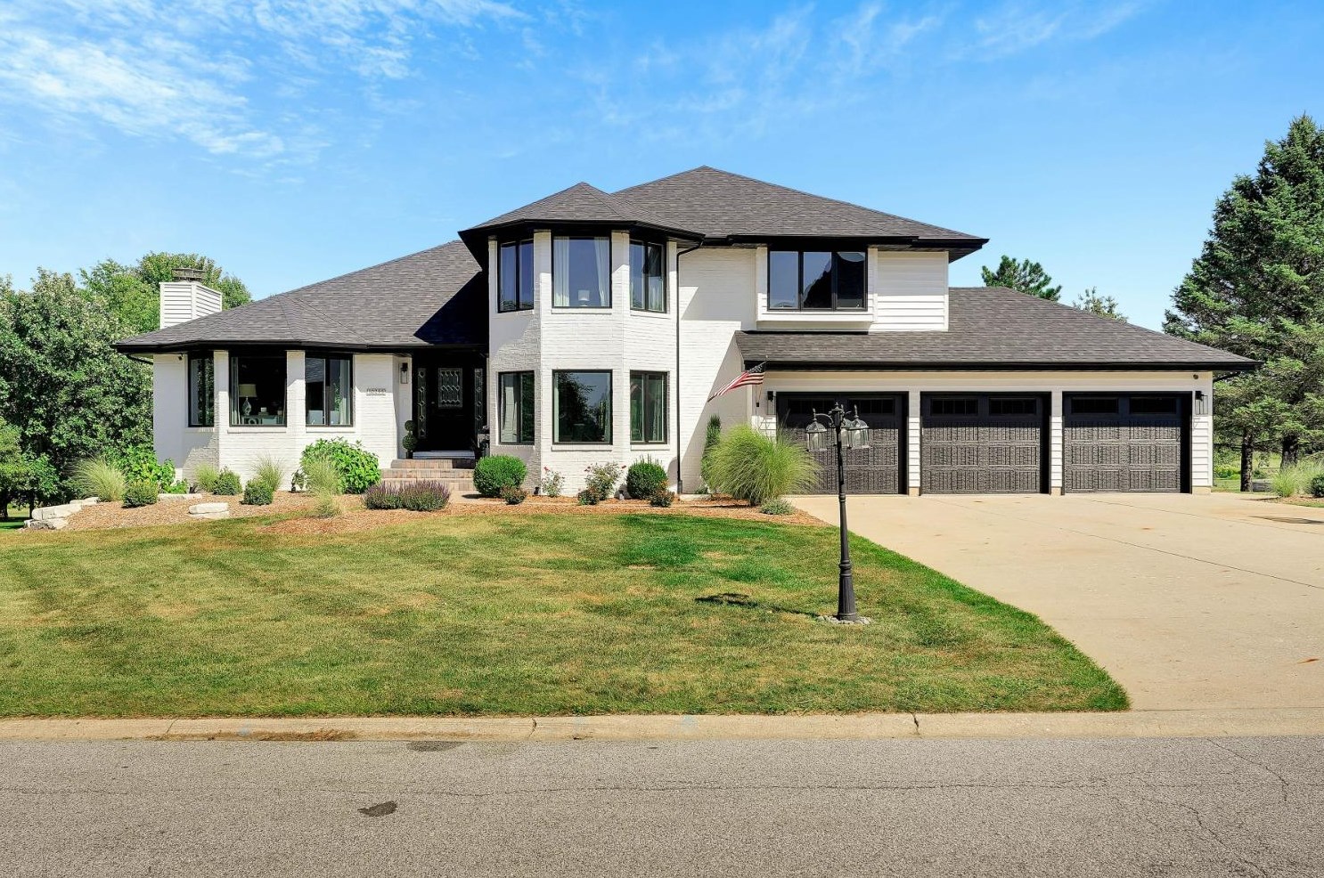 10295 Floyd St, Crown Point, IN 46307