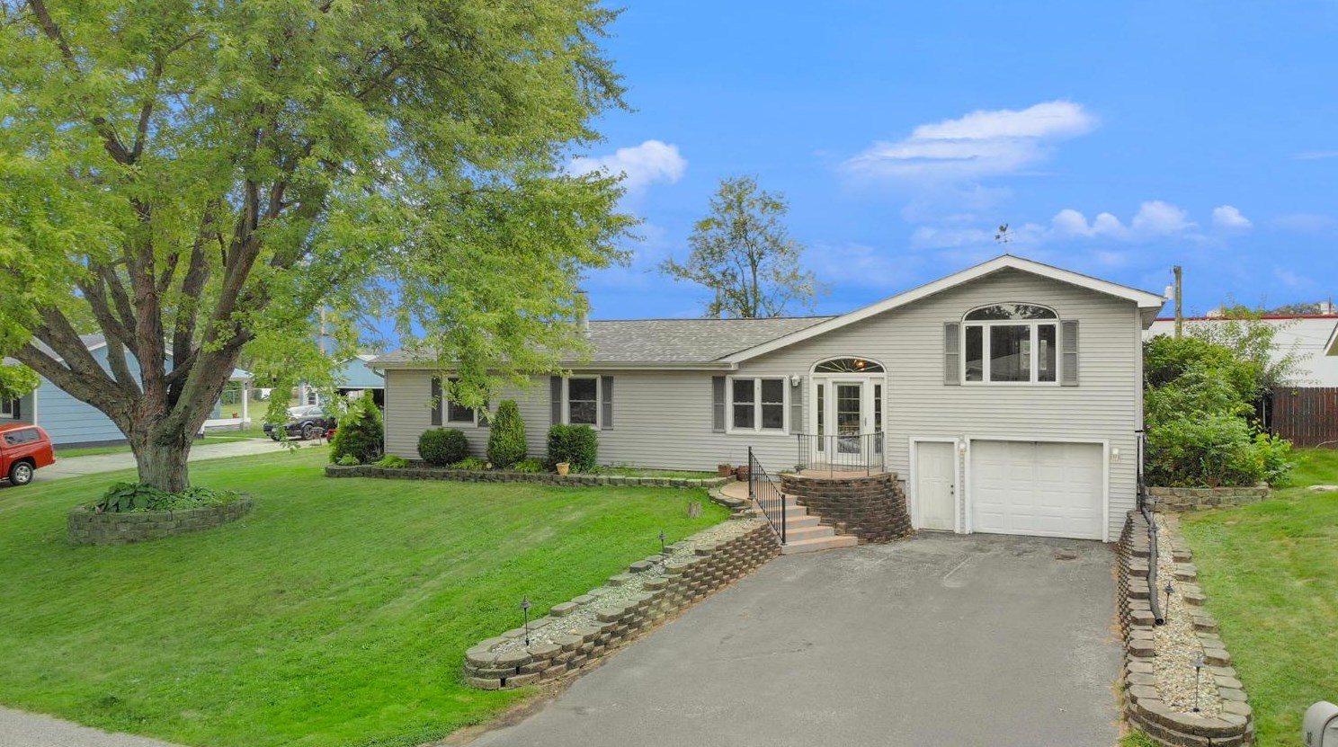 2153 Marshall Dr, Valpo, IN 46385