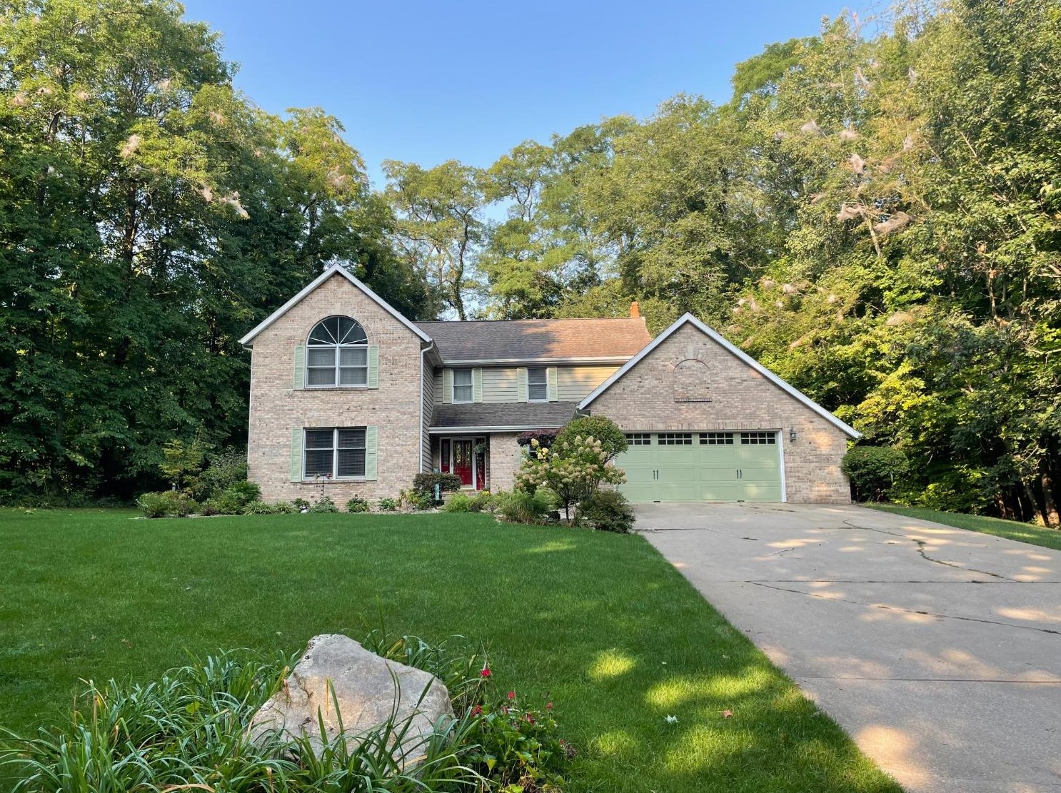 172 N 400 W, La Porte, IN 46350