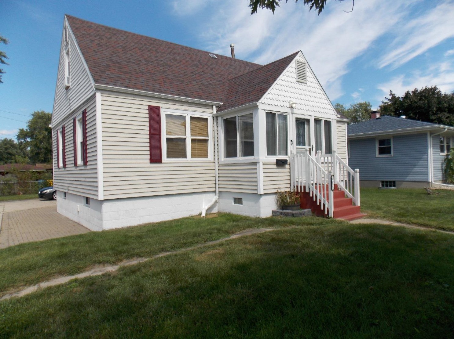 560 Glen Park Ave, Griffith, IN 46319-2327
