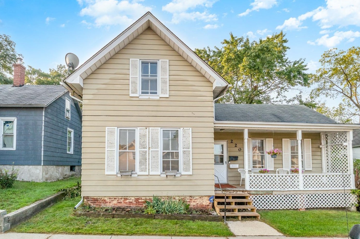 220 Green St, Michigan City, IN 46360-4215
