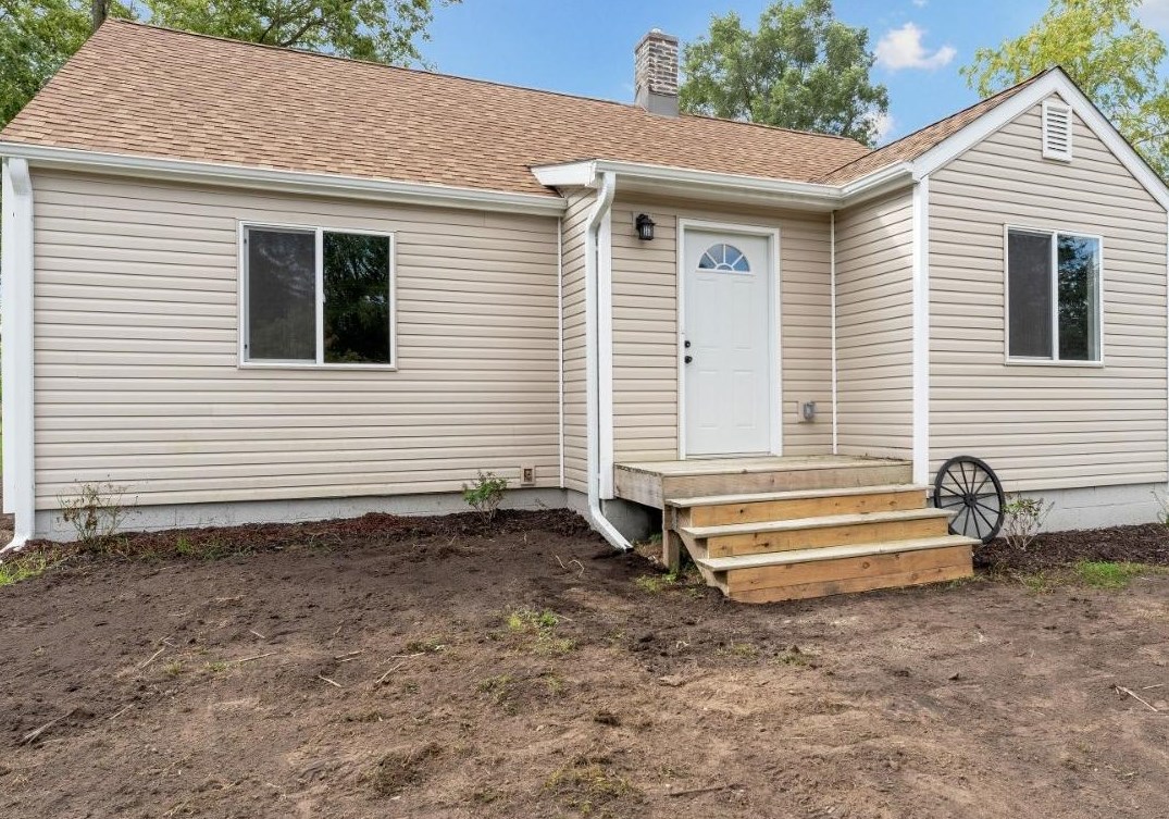 305 Main St, Medaryville, IN 47957-8196