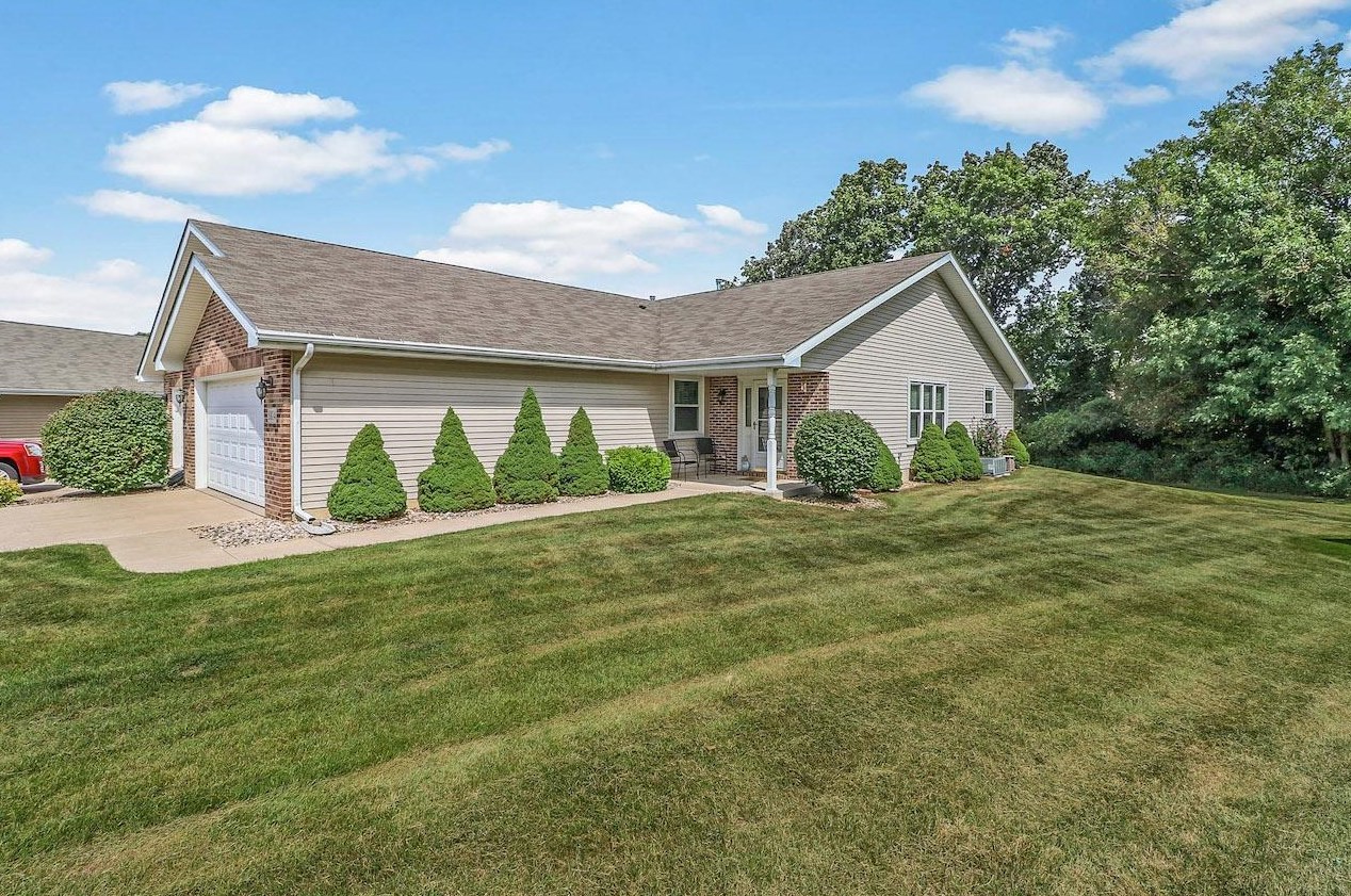 5814 Anthony Ct, Griffith, IN 46319-3443