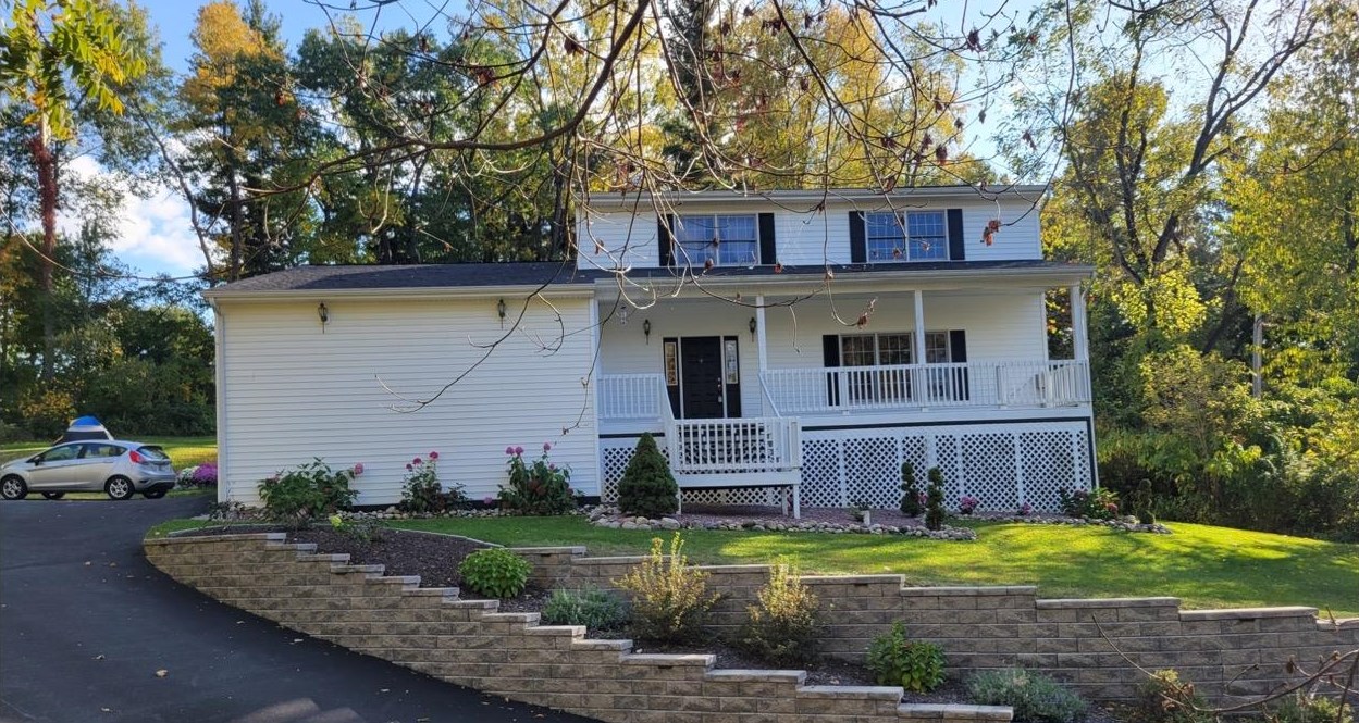 110 City View Dr, Valpo, IN 46383