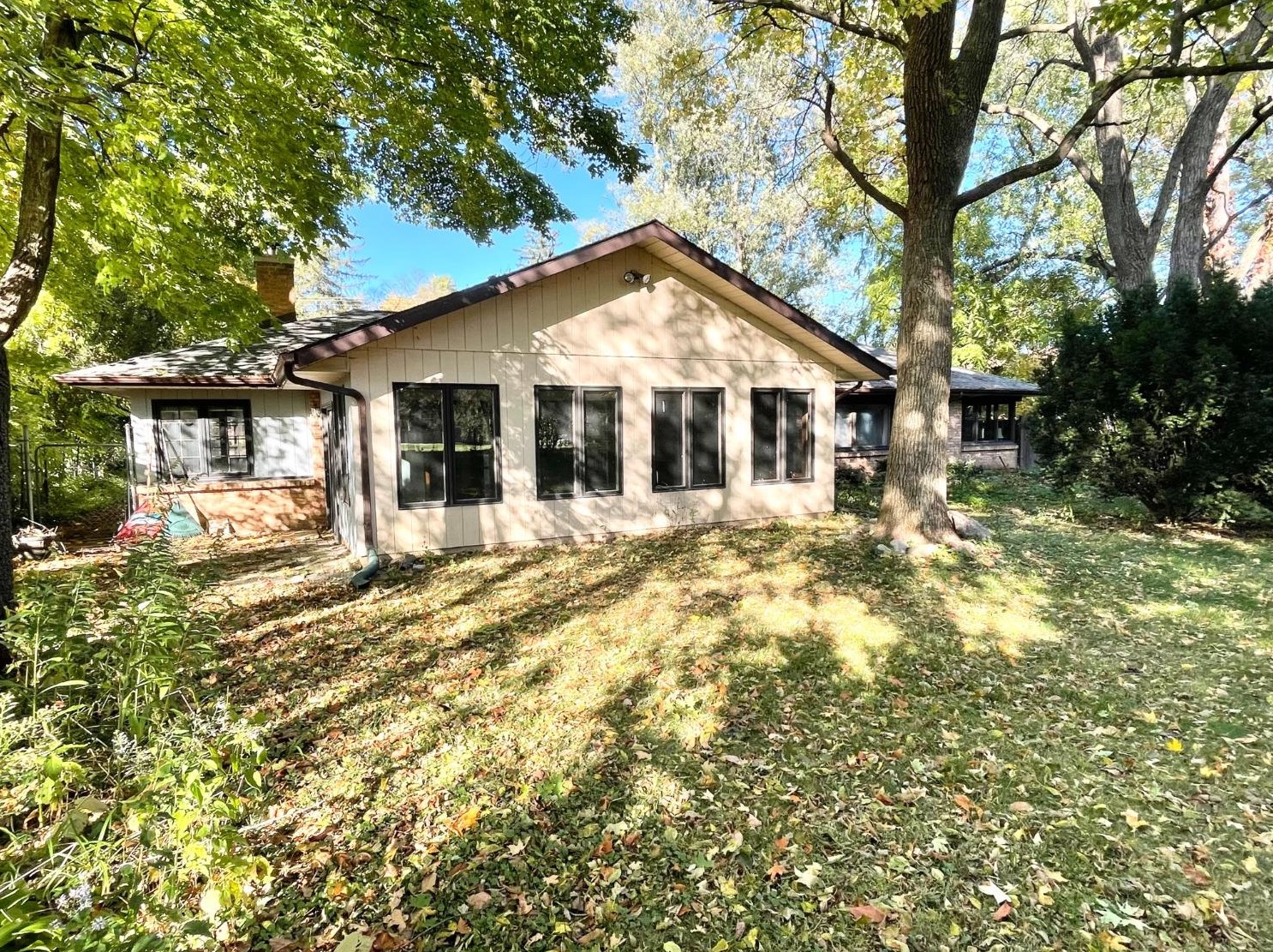 2116 Monroe St, La Porte, IN 46350-5233