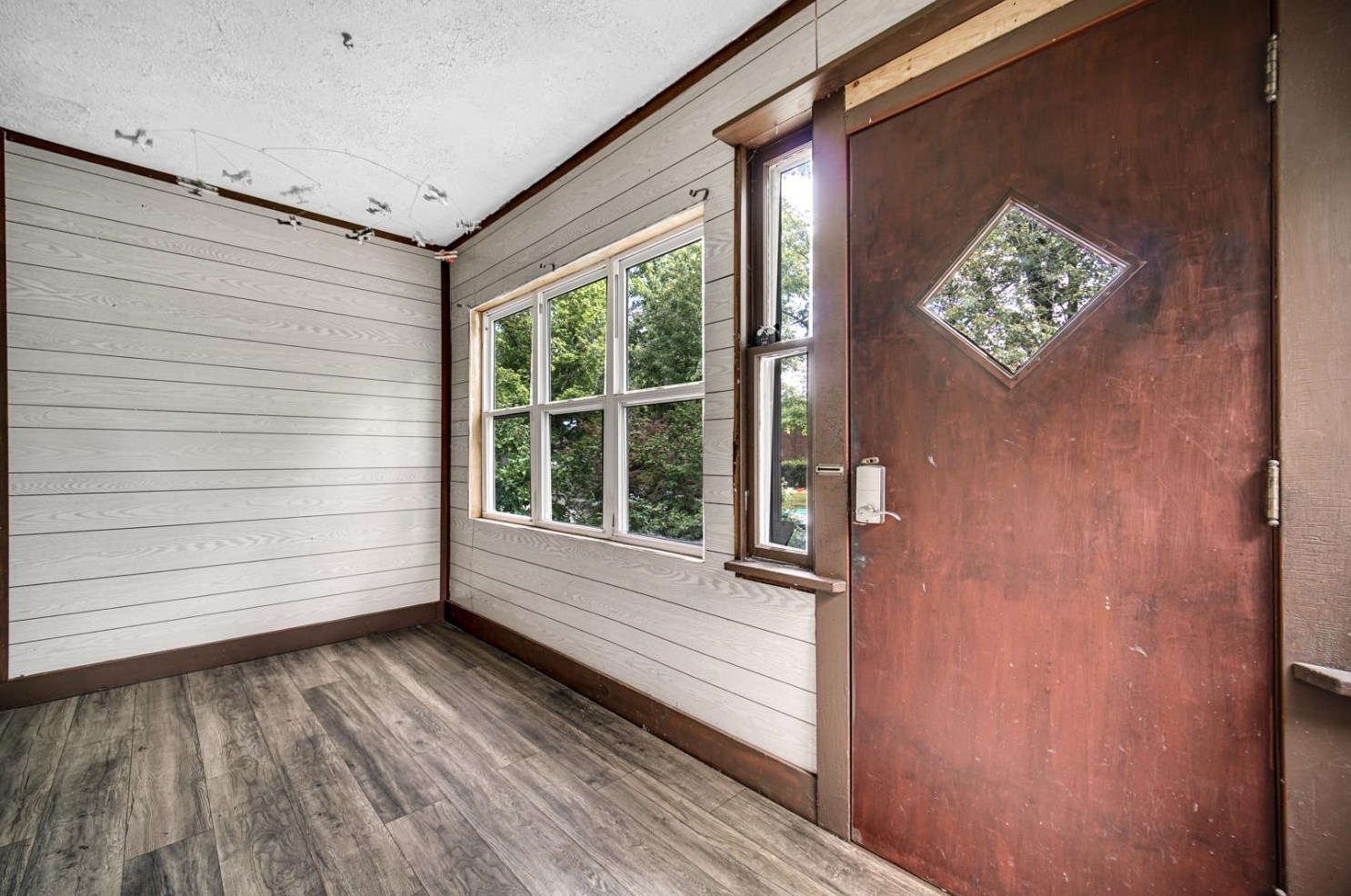 106 Roosevelt St, La Porte, IN 46350-2566