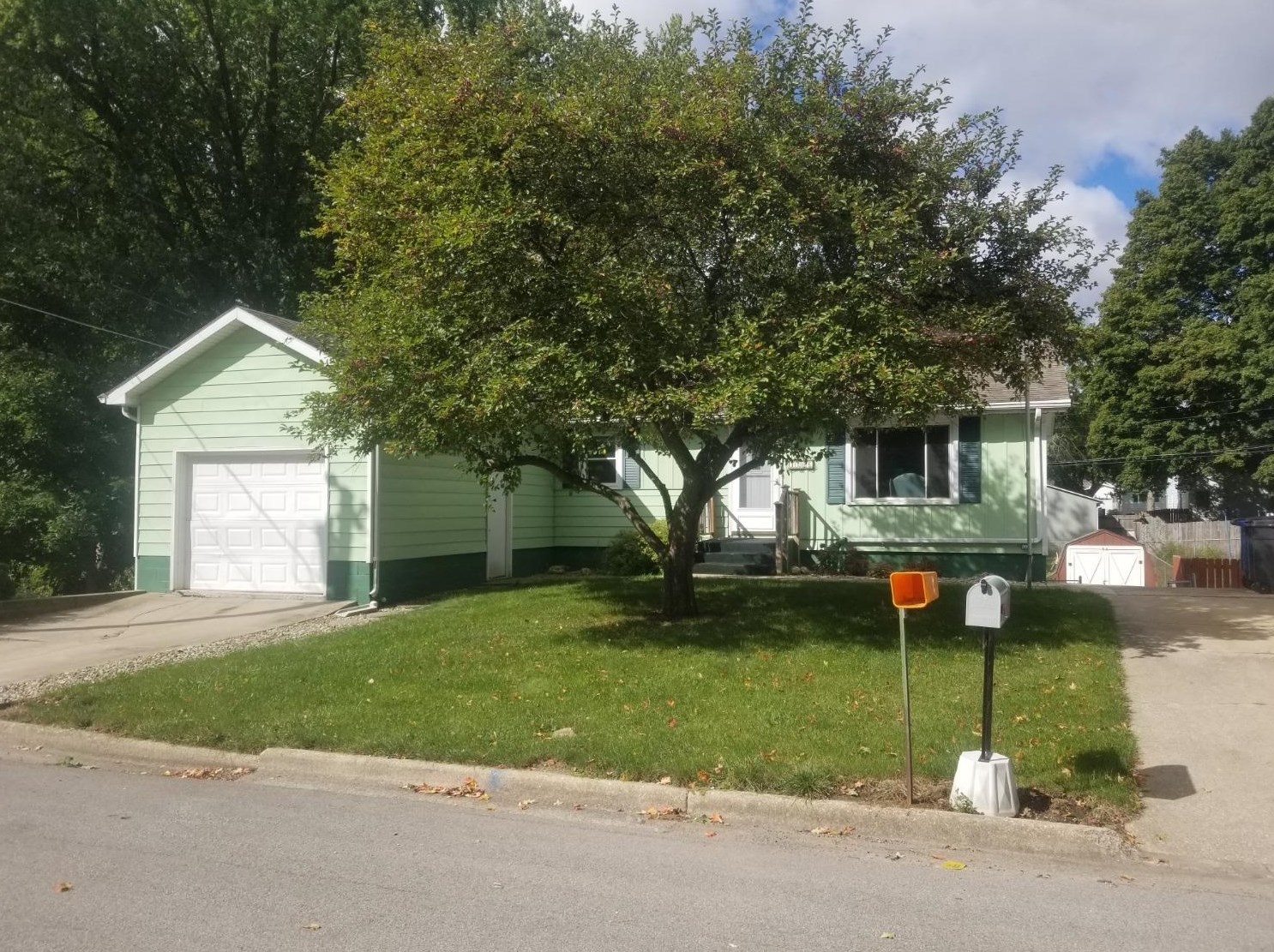 1206 Webber St, La Porte, IN 46350-5963