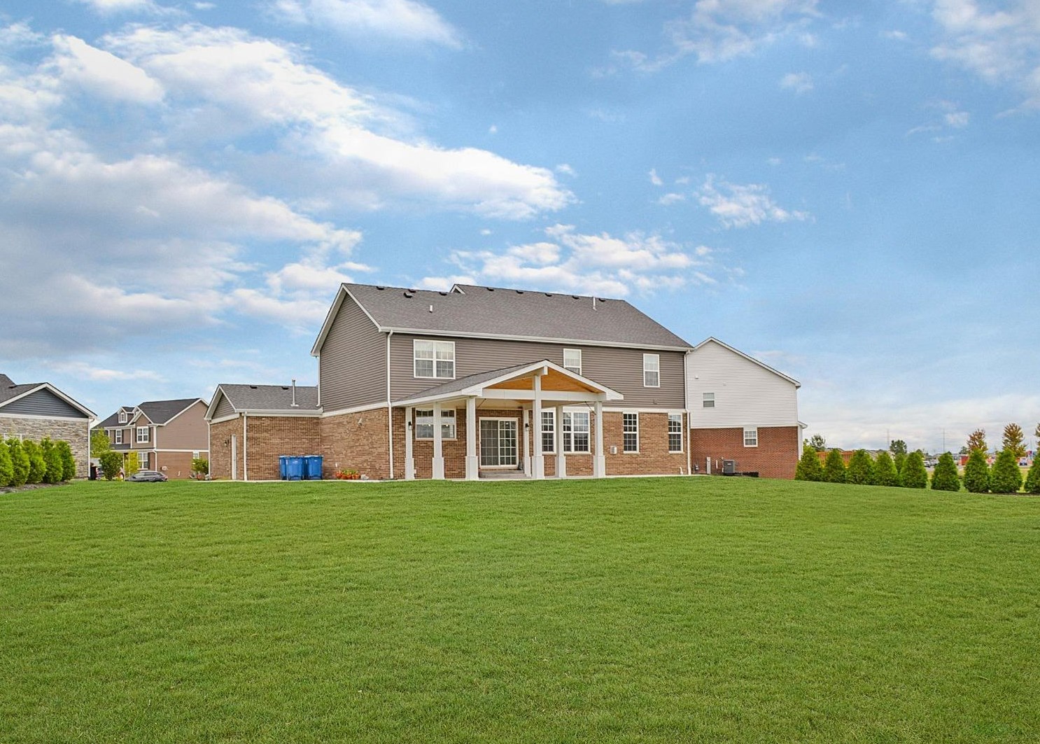 10248 Sentry Dr, Saint John, IN 46373