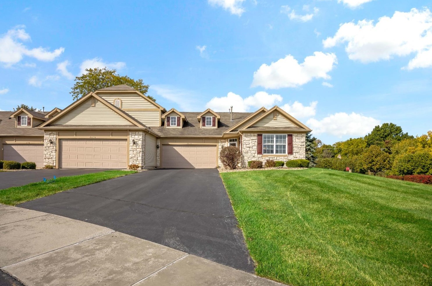 8070 Patterson Ct, Dyer, IN 46311