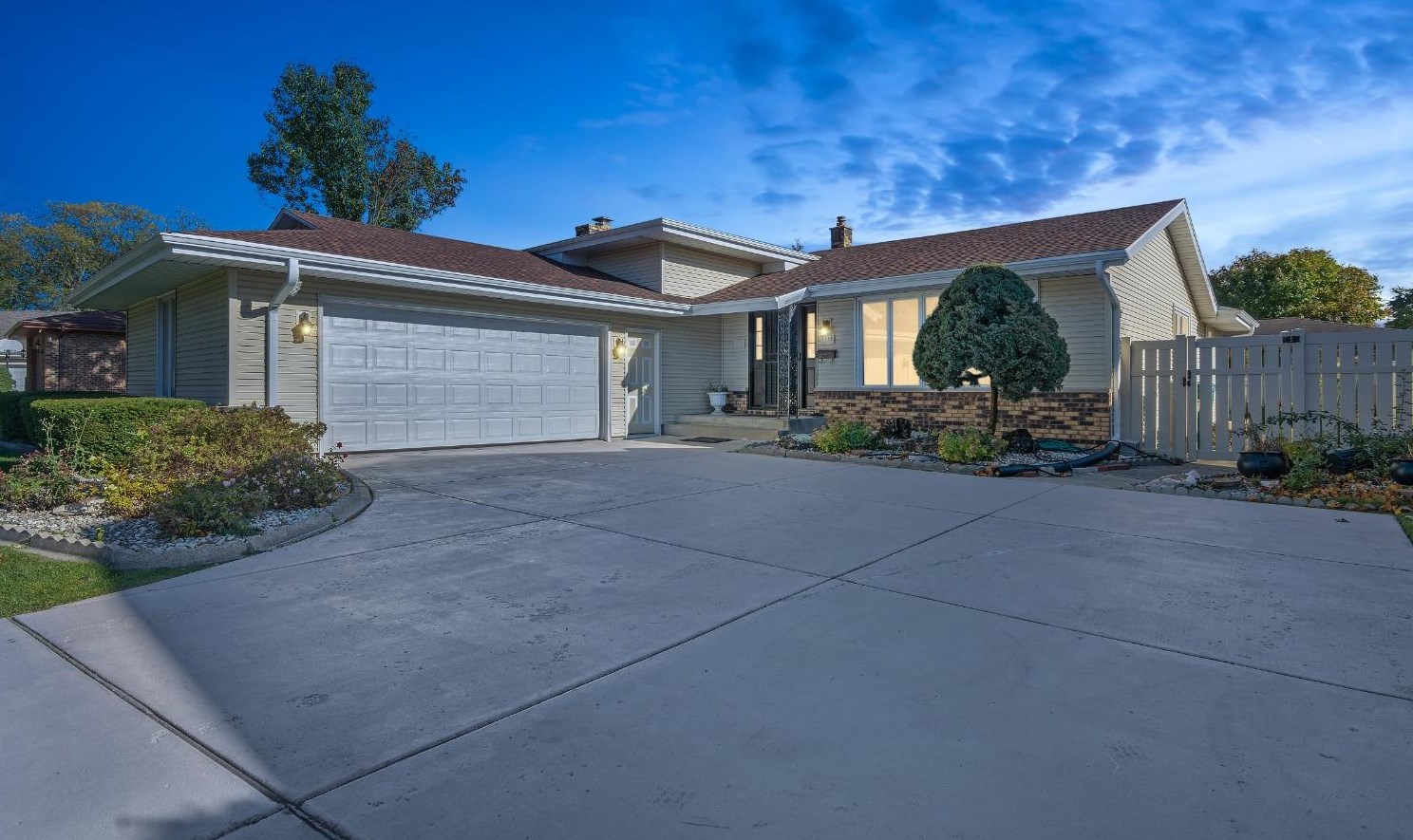 1518 Azalea Dr, Hammond, IN 46321