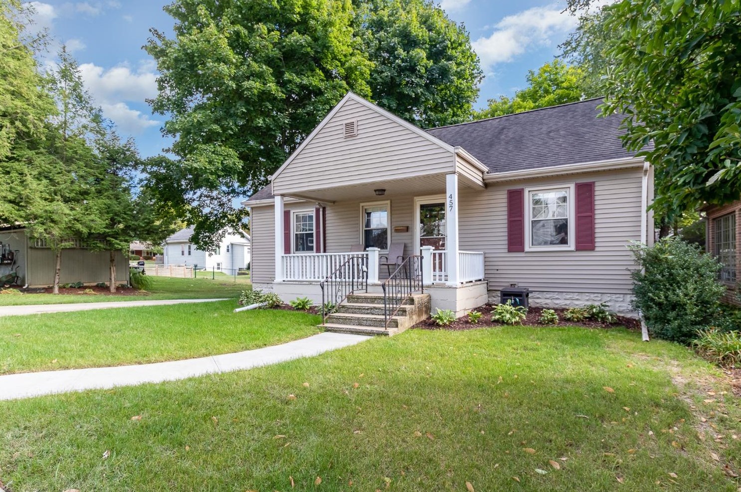 457 Grove Ave, Valpo, IN 46385
