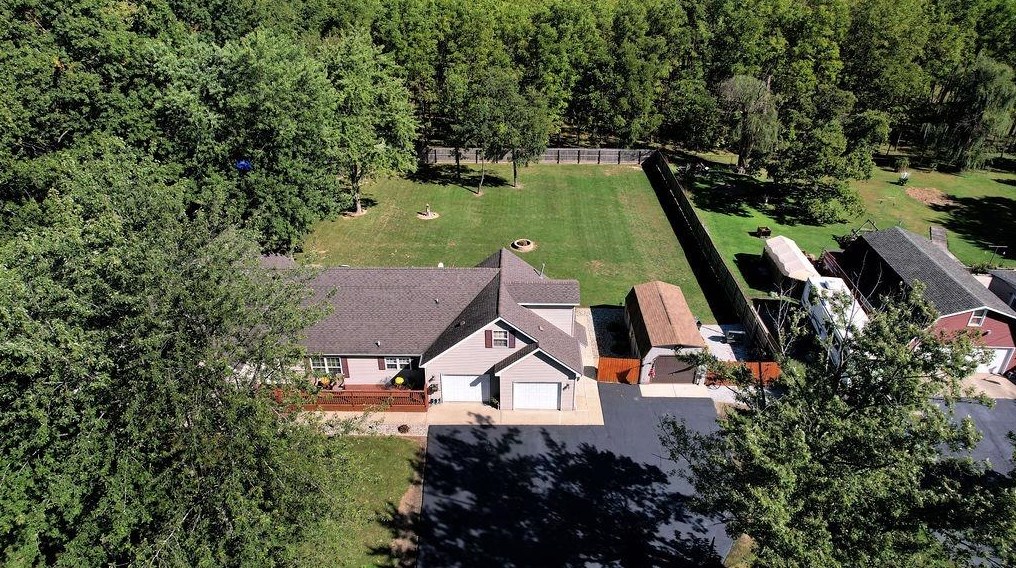 1249 Stanley St, Porter, IN 46304-9759