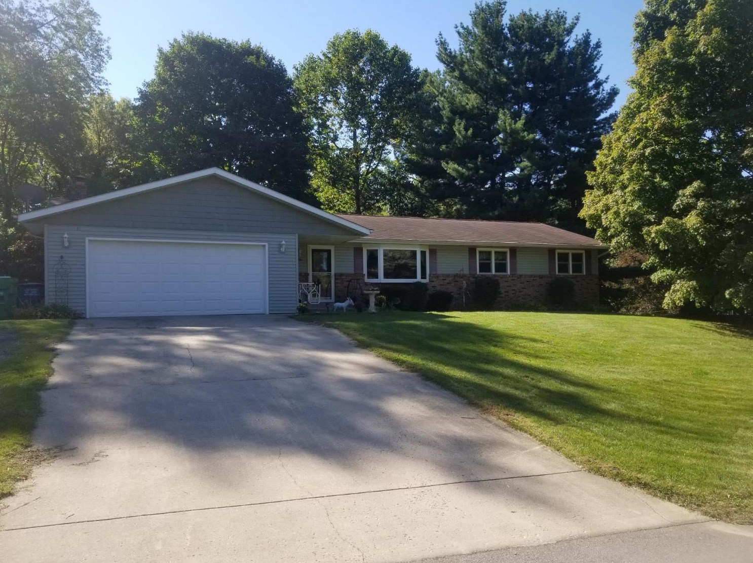 5702 Skyline Dr, La Porte, IN 46350-8456
