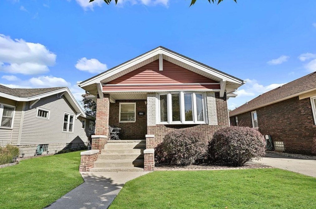 1325 Davis Ave, Whiting, IN 46394
