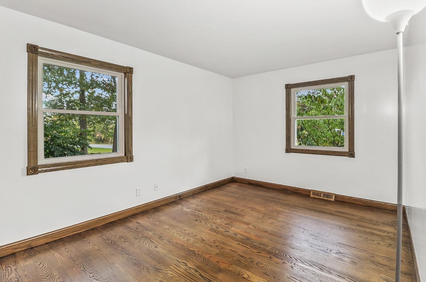 2802 300, La Porte IN 46350-8949 exterior