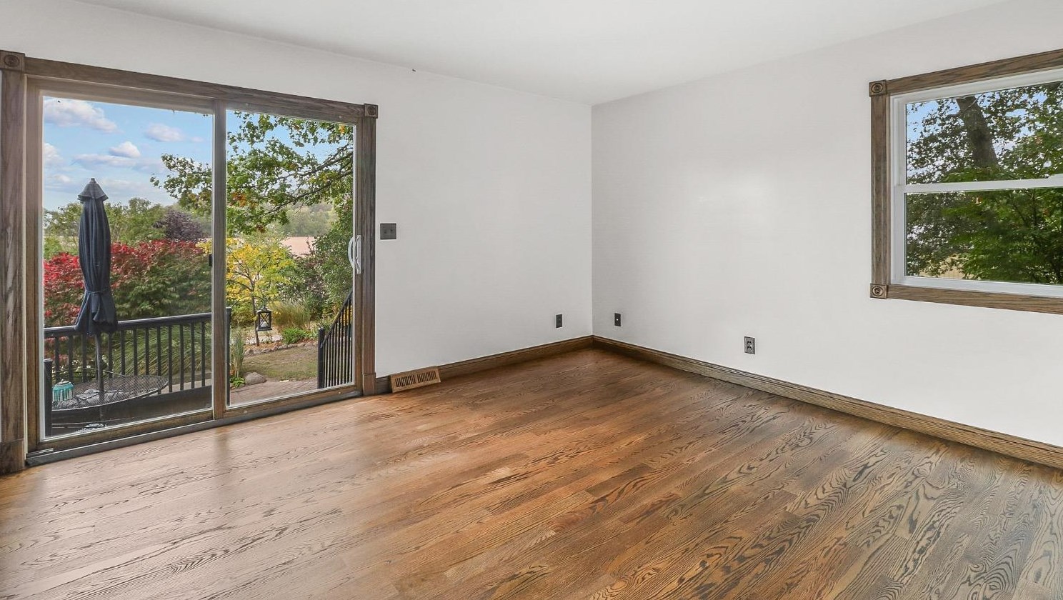 2802 300, La Porte IN 46350-8949 exterior