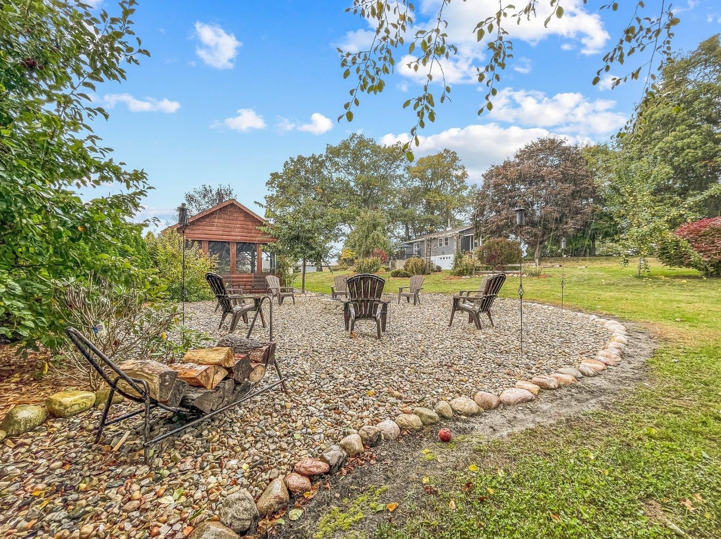 2802 300, La Porte IN 46350-8949 exterior