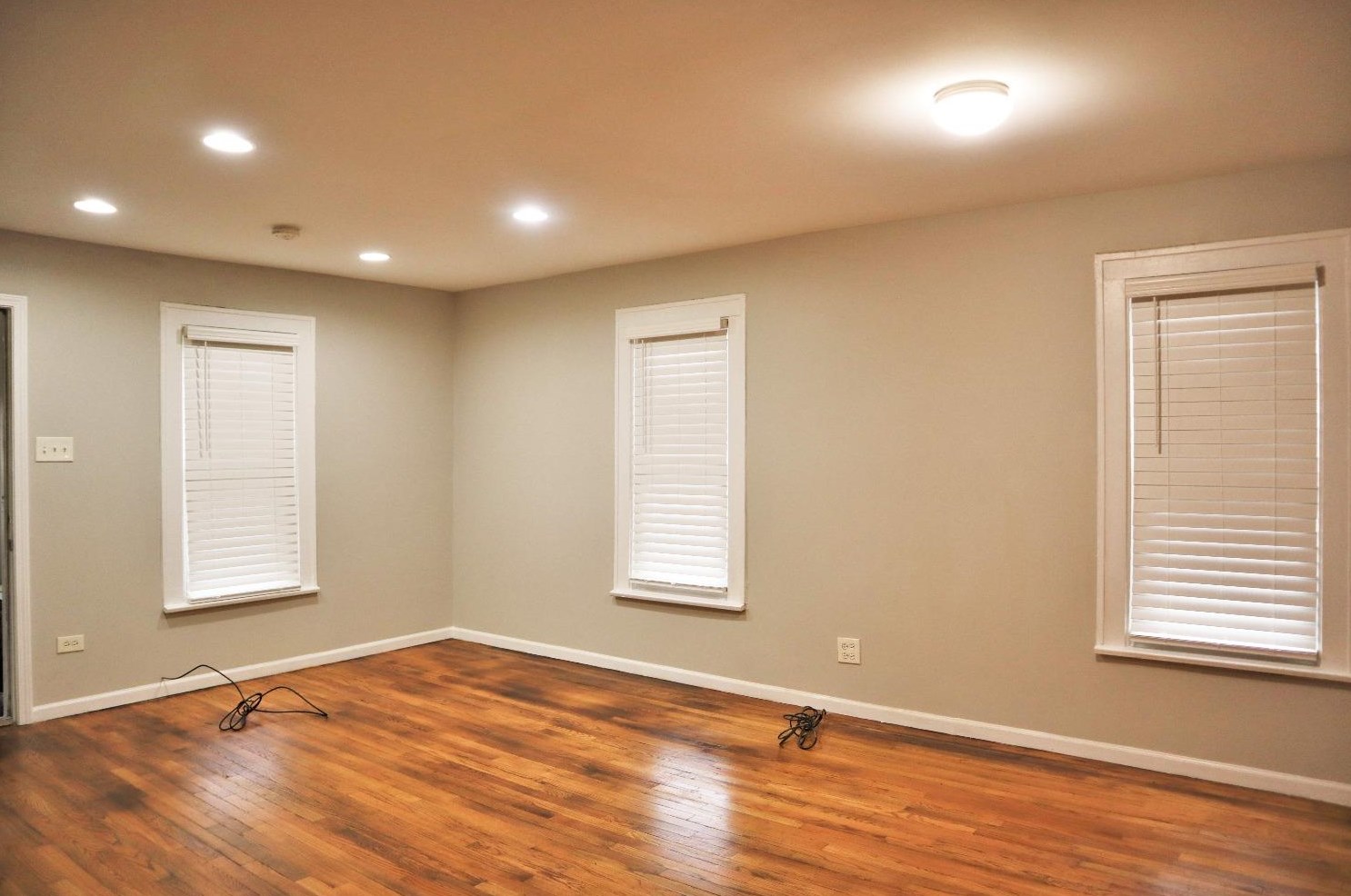 3760 Sandusky St, Hobart, IN 46342