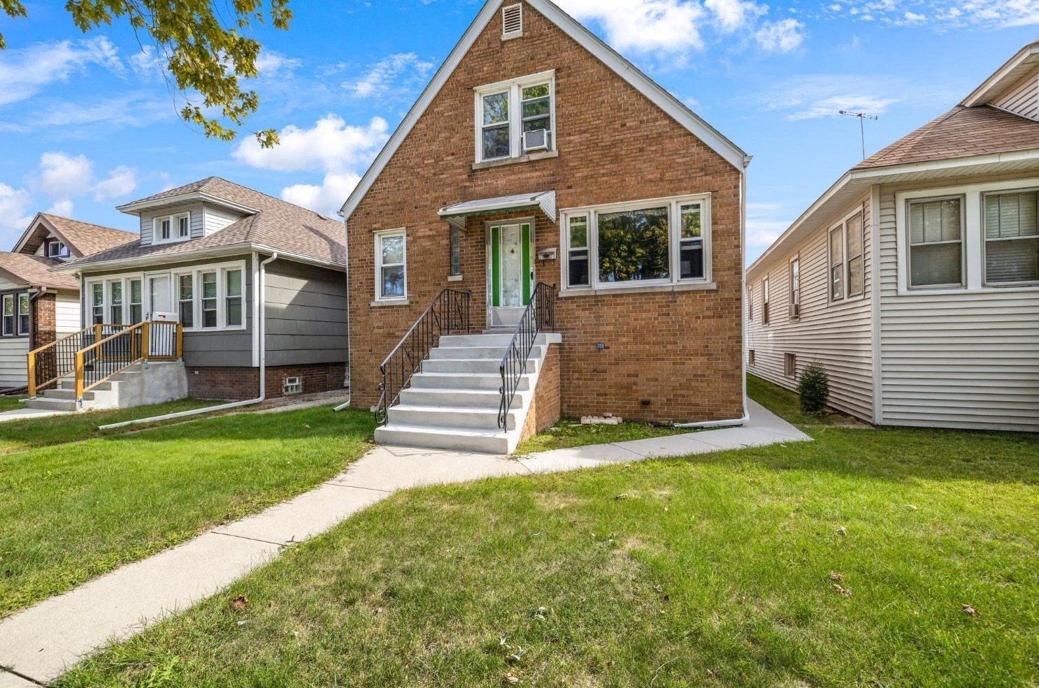 2151 Lake Ave, Whiting, IN 46394