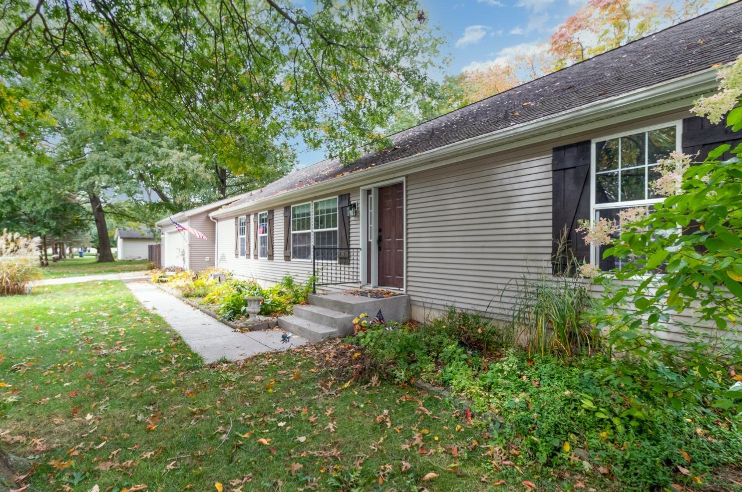 103 Plum St, Michigan City, IN 46360-5778