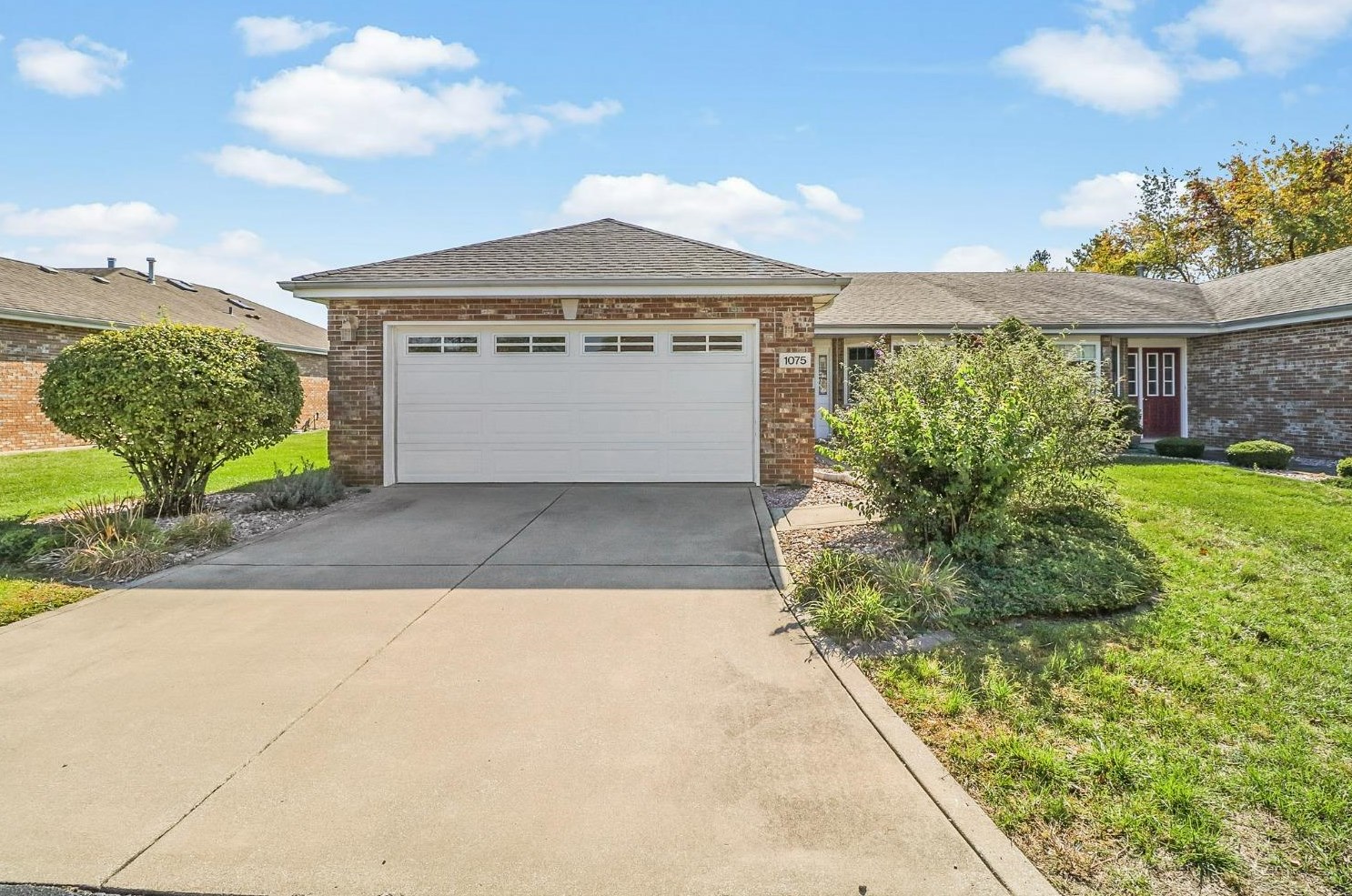 1075 Freedom Cir S, Crown Point, IN 46307