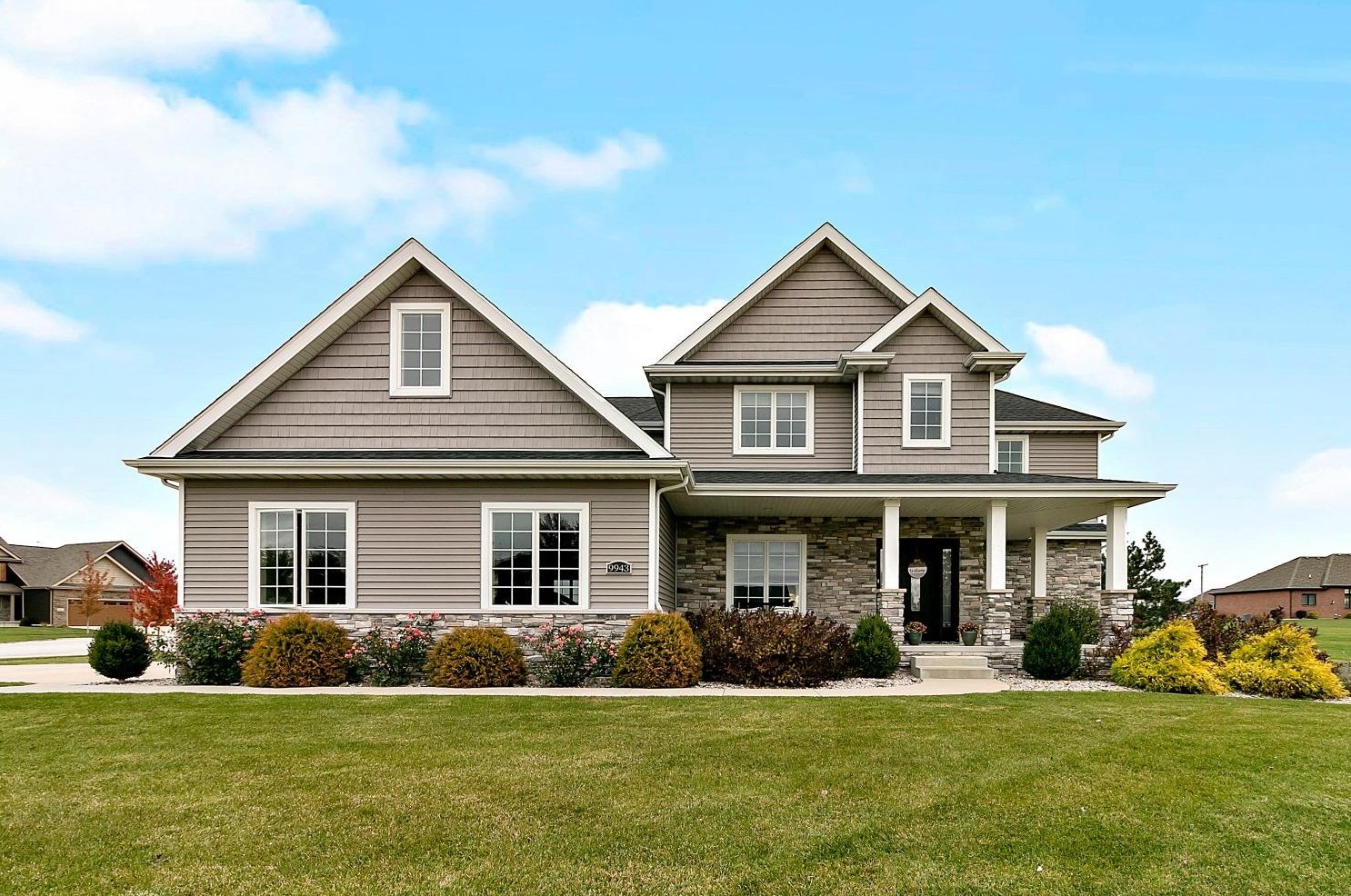 9943 Wisteria Ln, Dyer, IN 46373