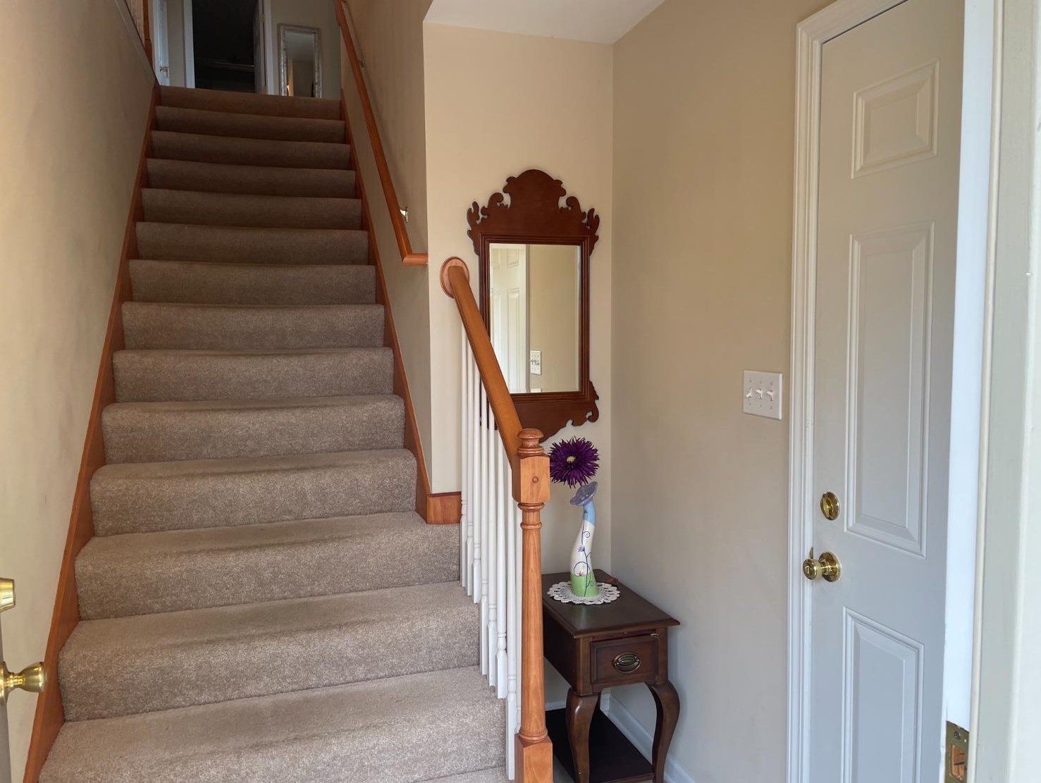 922 Veterans Ln, Crown Point, IN 46307