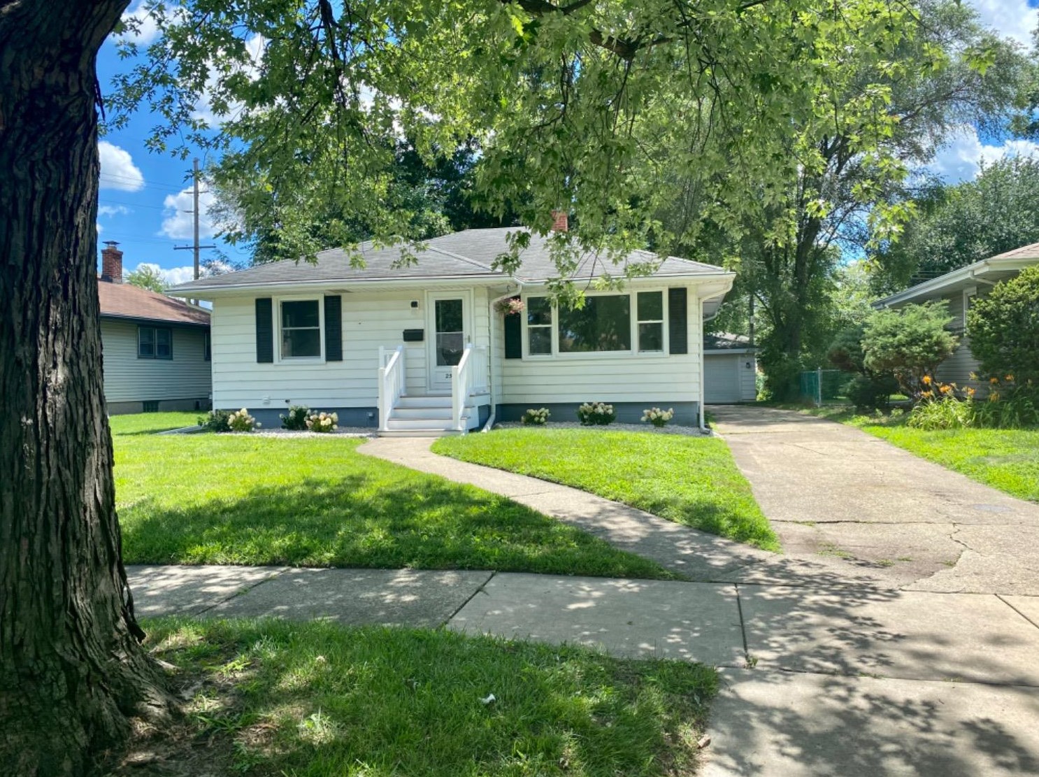 252 Briar Ln, Hammond, IN 46321
