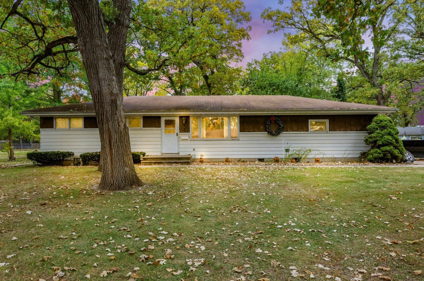 2924 Drexel Dr, Hobart, IN 46342