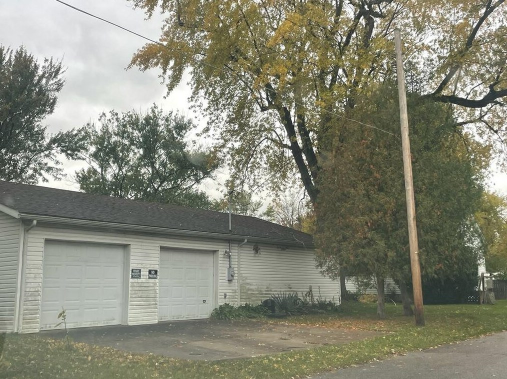 303 Brinkman Ave, Michigan City, IN 46360-6916