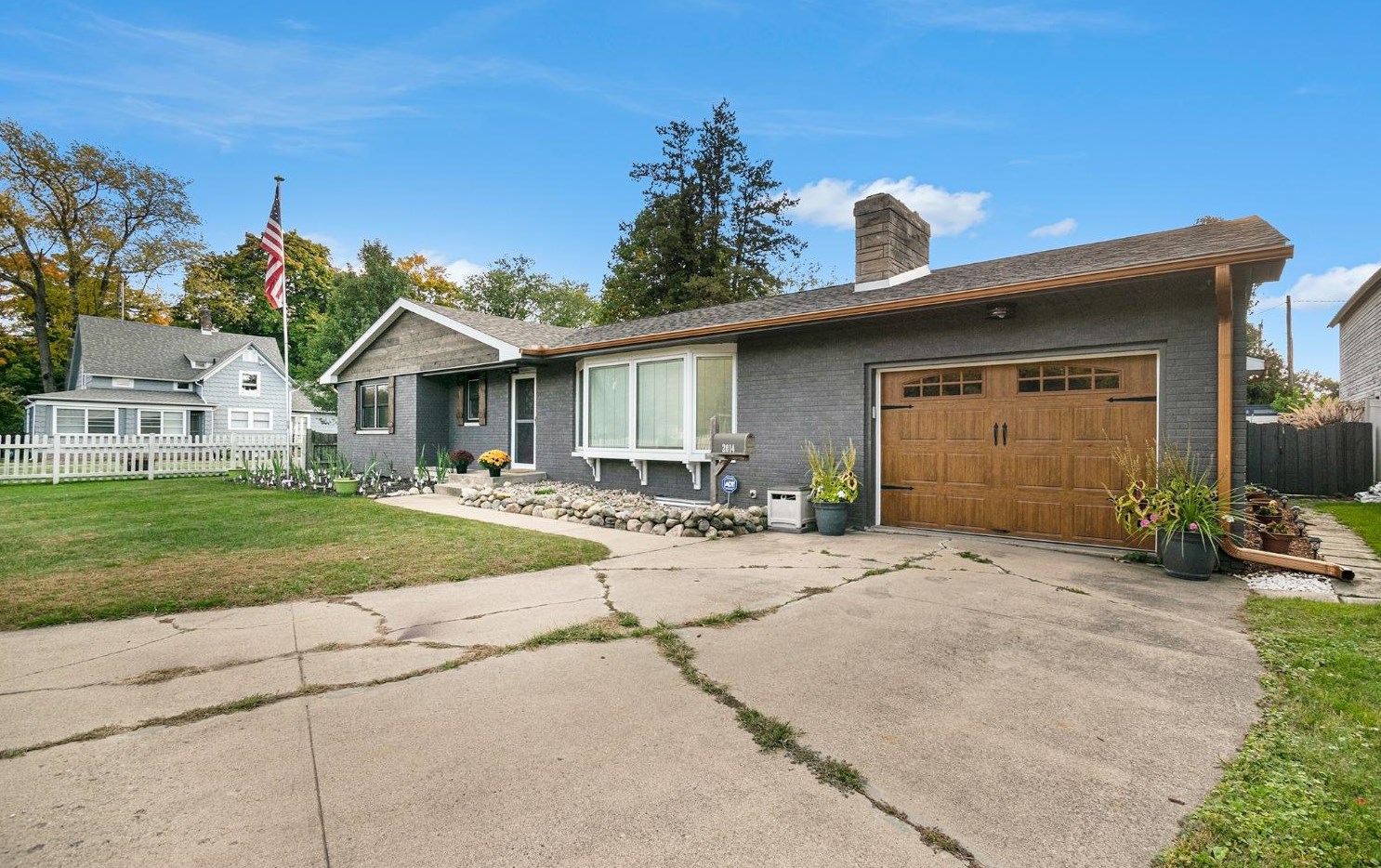 2014 Indiana Ave, La Porte, IN 46350-6008