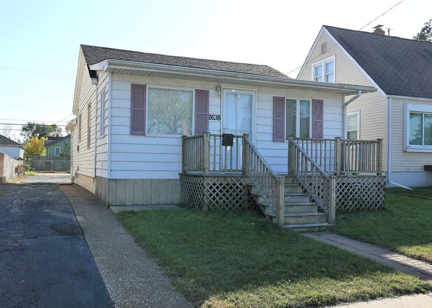 2638 Kenwood St, Hammond, IN 46323