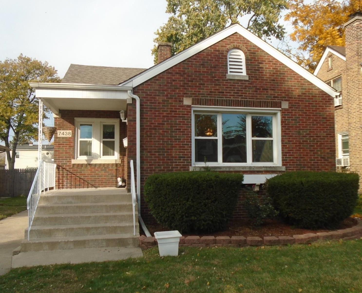 7438 Monroe Ave, Hammond, IN 46324