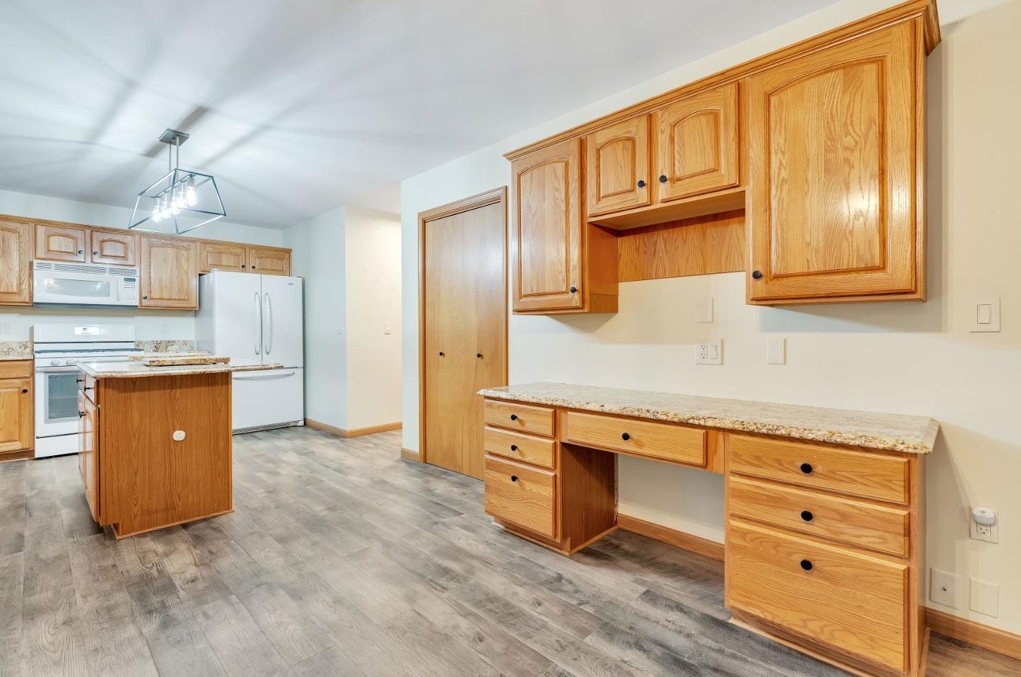 9246 Aspen Ct, Demotte IN  46310-7927 exterior
