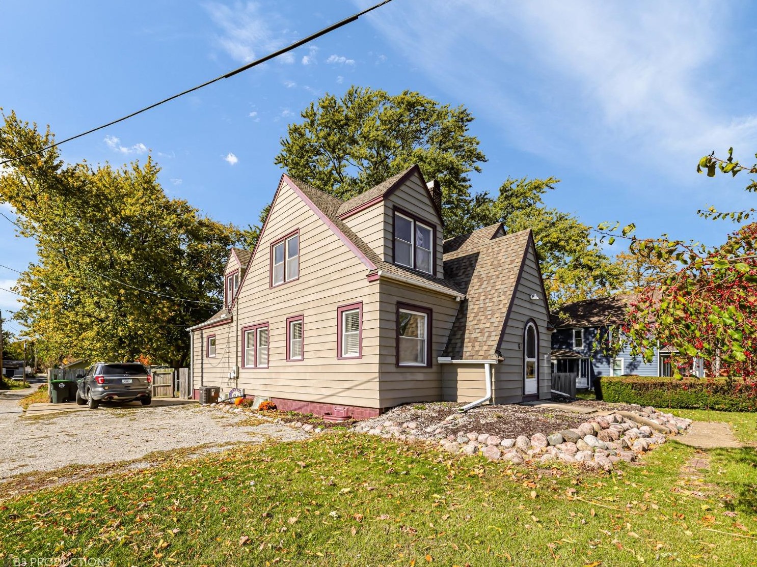 6 N Hobart Rd, Hobart, IN 46342