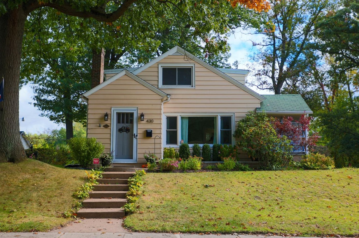 430 Dewey St, Michigan City, IN 46360-5246