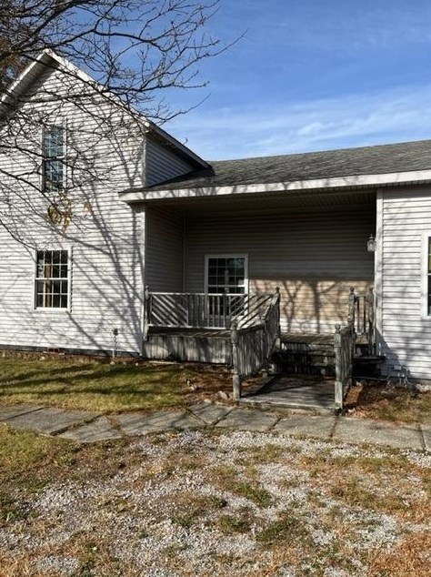 302 E Yellow St, Francesville, IN 47946