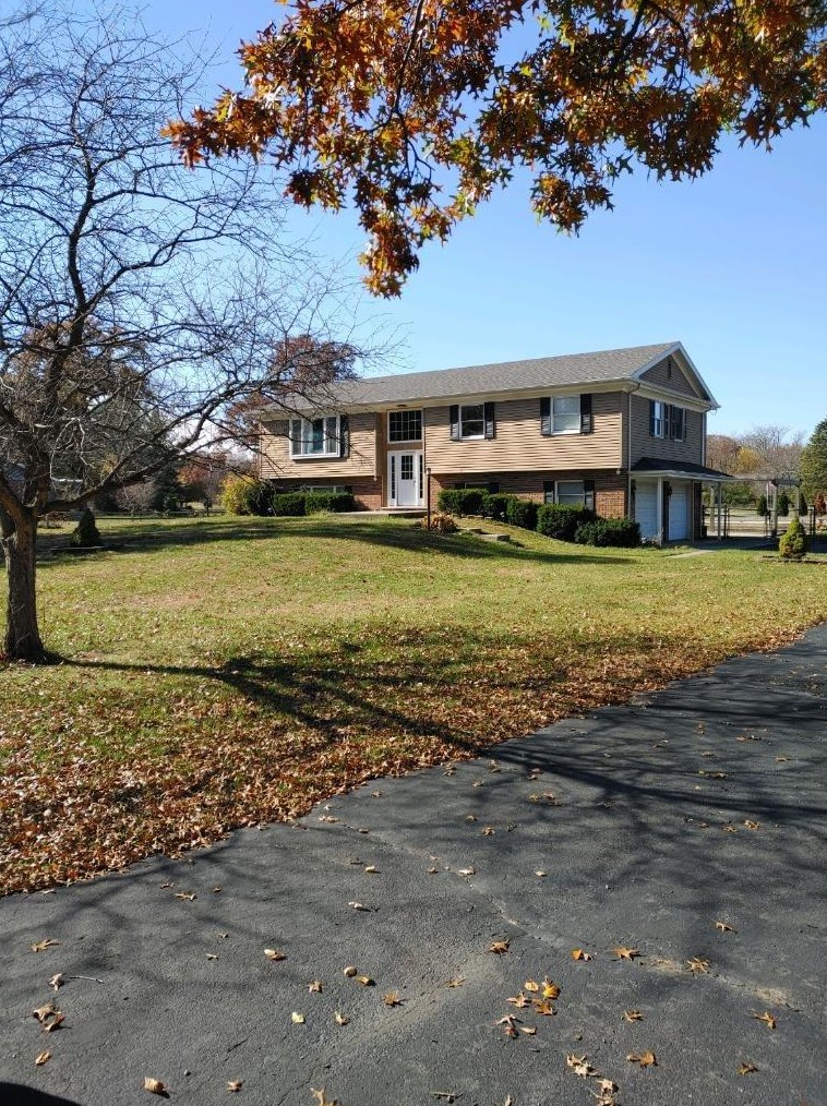 6986 Windsor Dr, Demotte, IN 46310-9416
