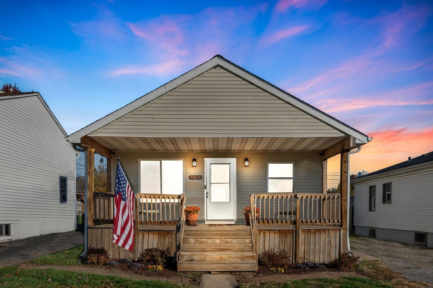 1220 W 37th Pl, Hobart, IN 46342