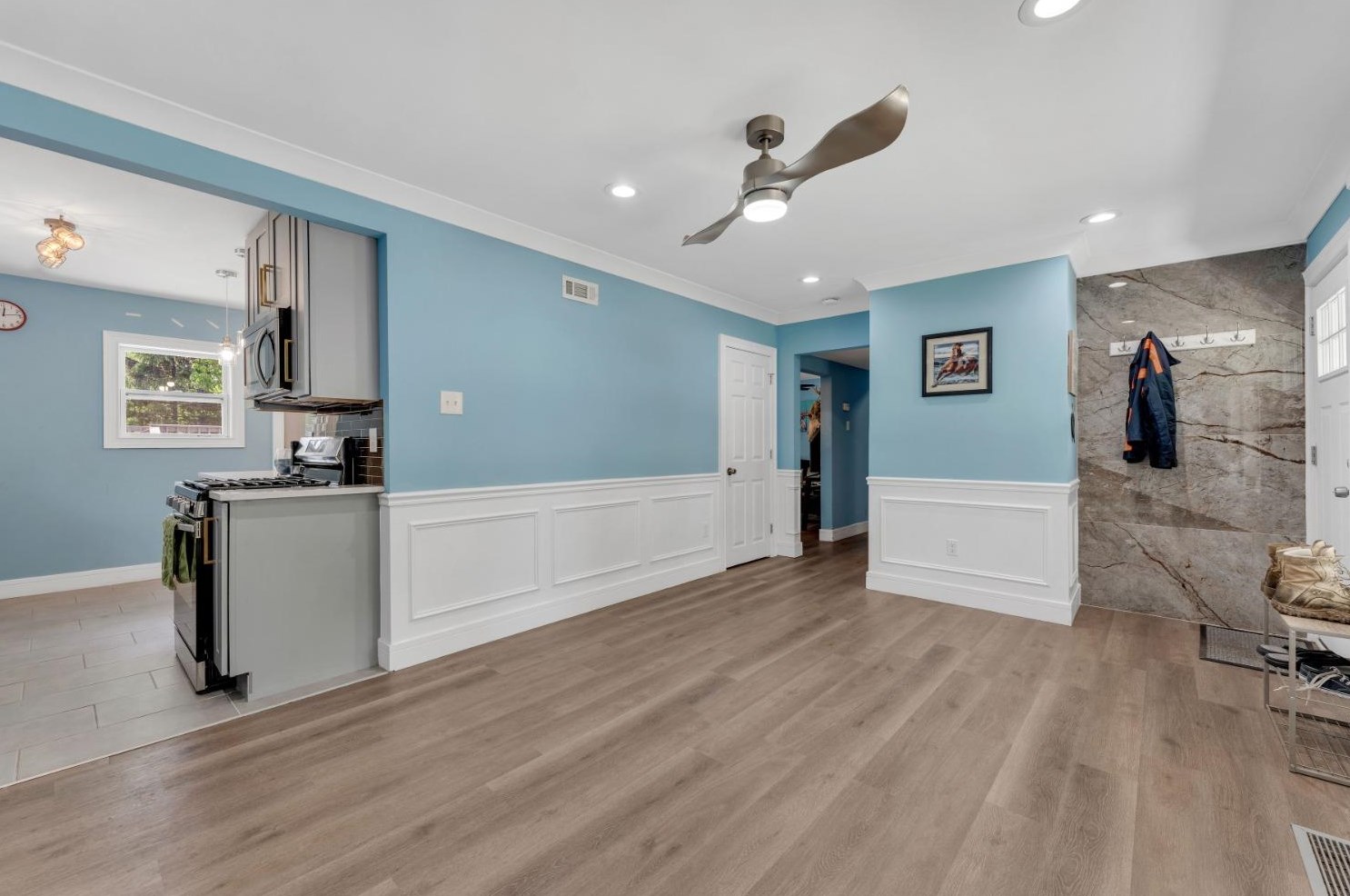 8124 Wicker Park Dr, Hammond, IN 46322