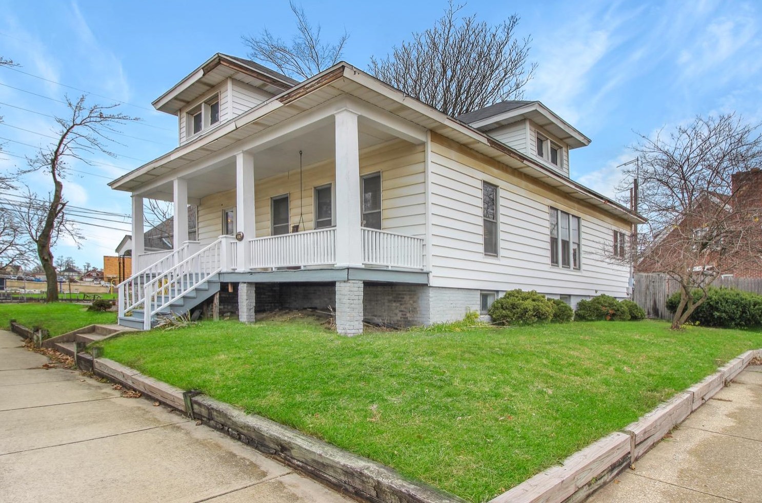 1614 Pine St, Michigan City, IN 46360-3751