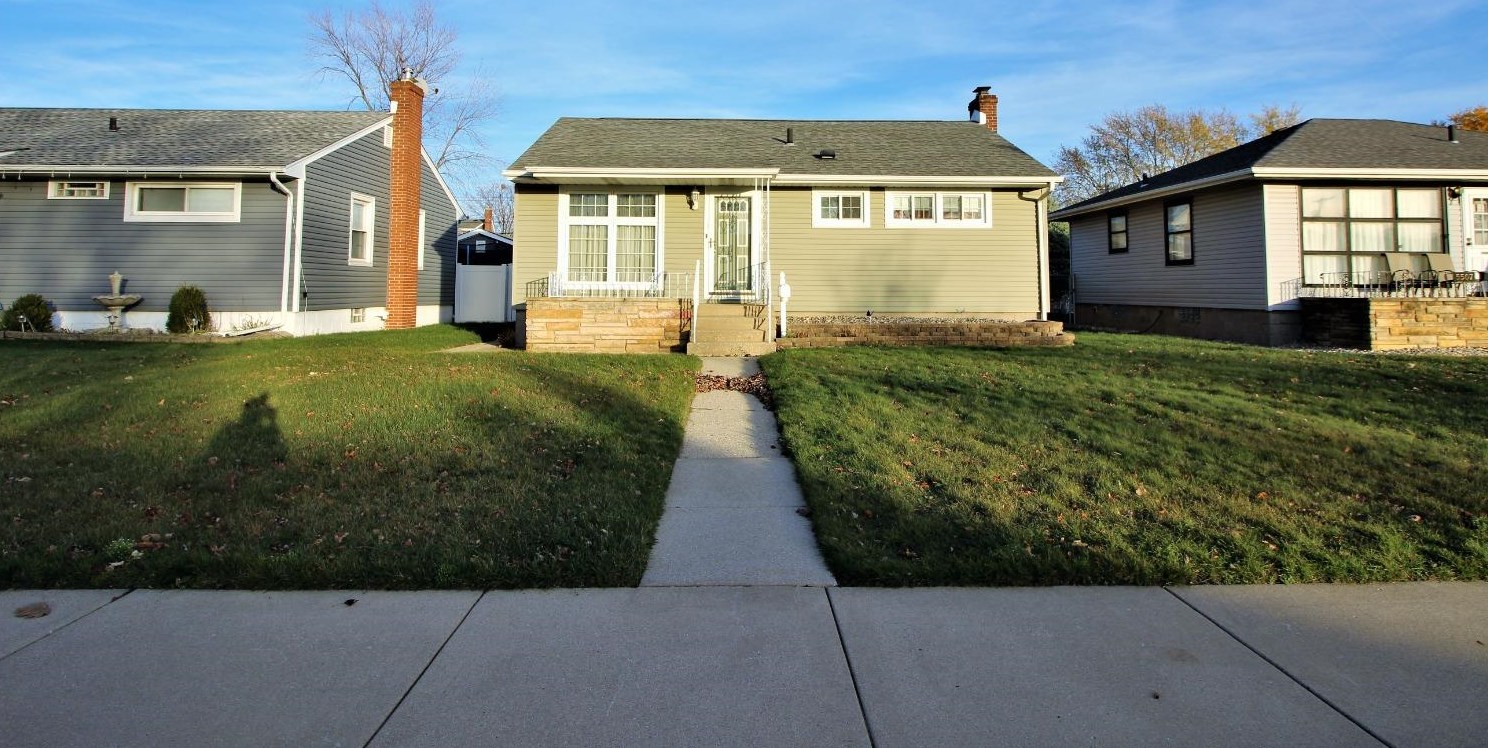 5505 Reading Ave, East Chicago, IN 46312-3928